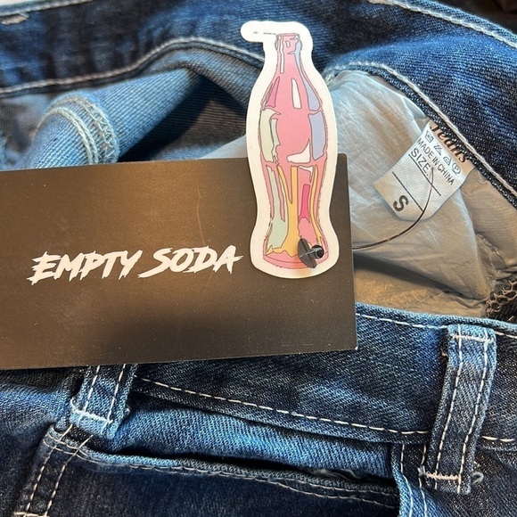 NWT Empty Soda Jeans Size Small - Picture 3 of 3